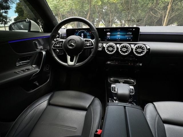 M-BENZ賓士 CLA200  第9張相片