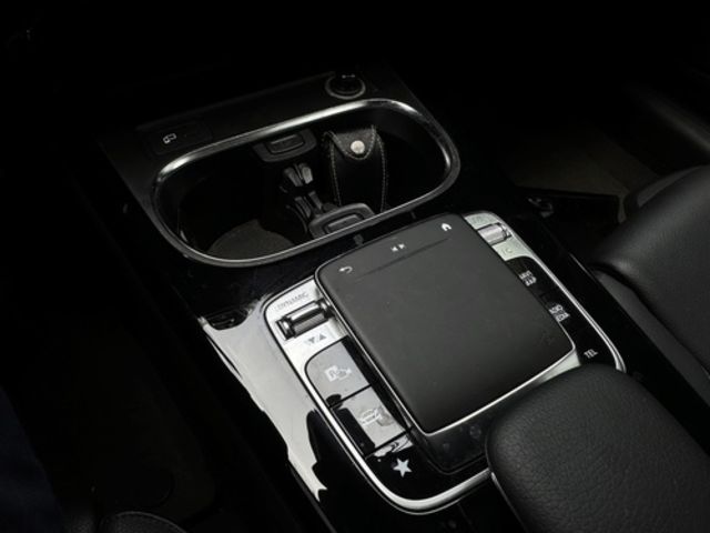 M-BENZ賓士 CLA200  第14張相片