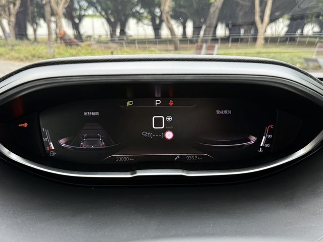PEUGEOT寶獅 5008  第14張相片