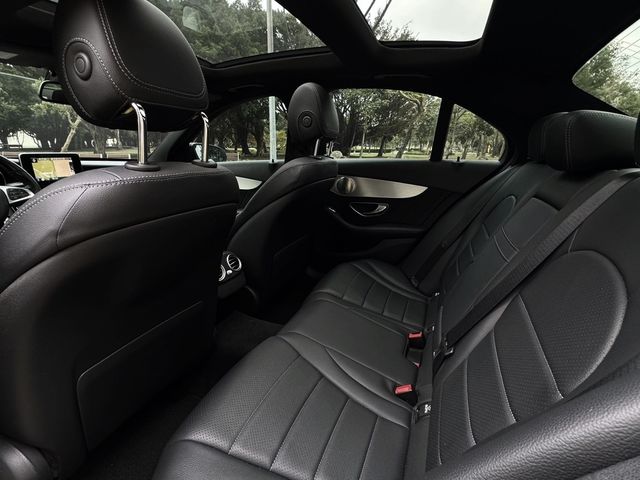 M-BENZ賓士 C300  第10張相片