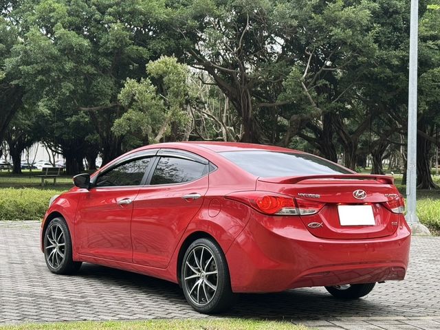 HYUNDAI現代 ELANTRA  第7張相片