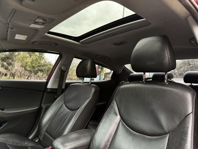 HYUNDAI現代 ELANTRA  第11張相片