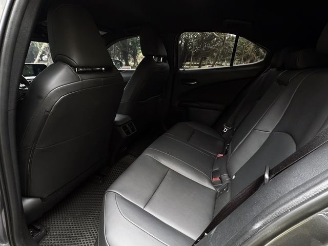LEXUS凌志 UX250H  第7張相片