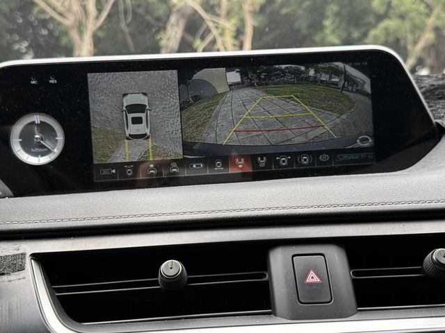 LEXUS凌志 UX250H  第13張相片