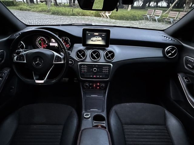 M-BENZ賓士 CLA250  第9張相片