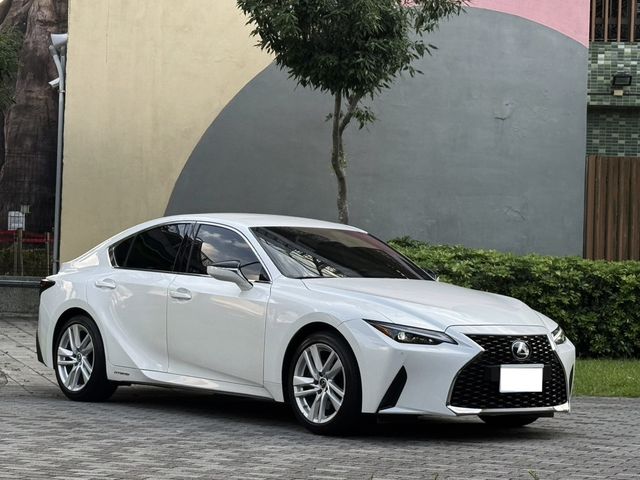 LEXUS凌志 IS 300H  第3張相片