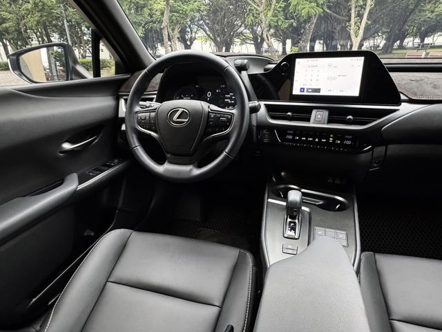 LEXUS凌志 UX300H  第10張相片