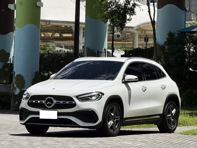 M-BENZ賓士 GLA180  第1張相片