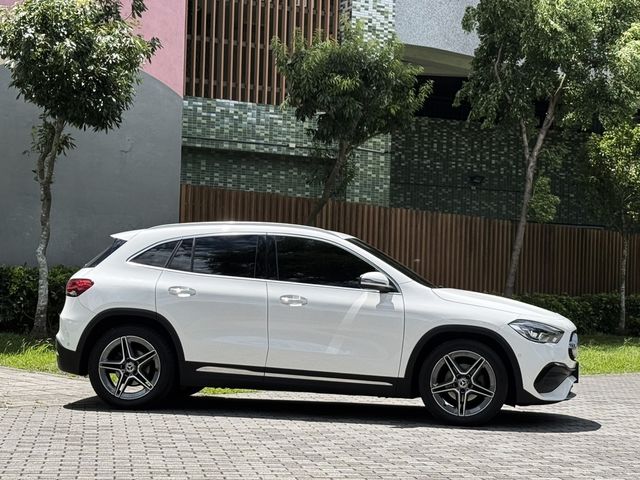 M-BENZ賓士 GLA180  第4張相片