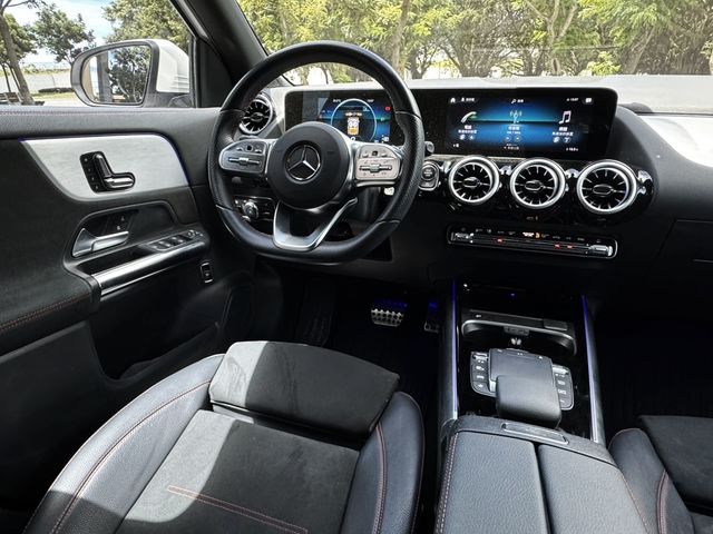 M-BENZ賓士 GLA180  第9張相片