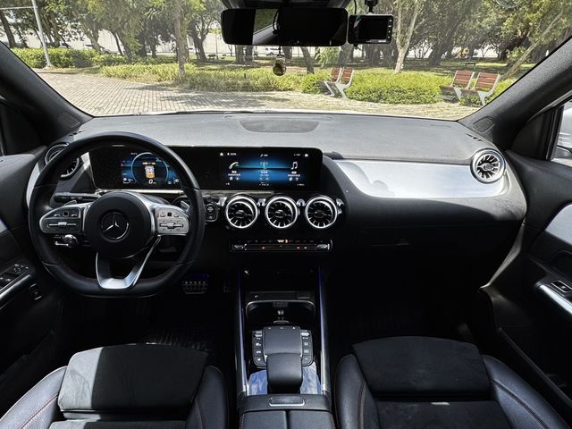 M-BENZ賓士 GLA180  第10張相片