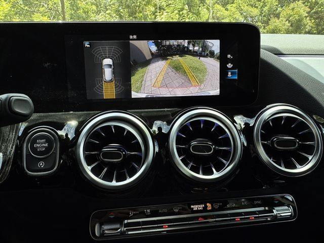 M-BENZ賓士 GLA180  第15張相片