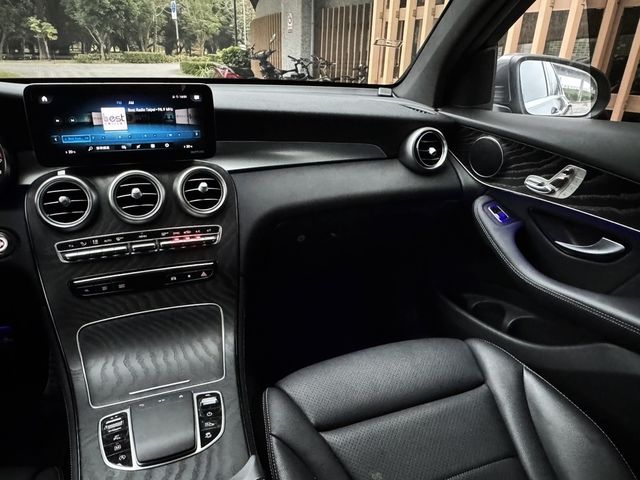 M-BENZ賓士 GLC300 AMG COUPE  第12張相片