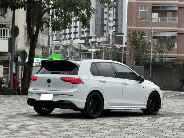 VOLKSWAGEN福斯 GOLF R  第4張相片