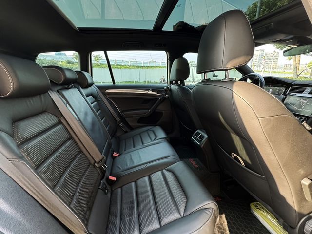 VOLKSWAGEN福斯 GOLF VARIANT  第8張相片