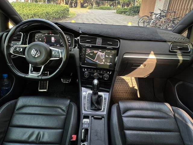 VOLKSWAGEN福斯 GOLF VARIANT  第10張相片