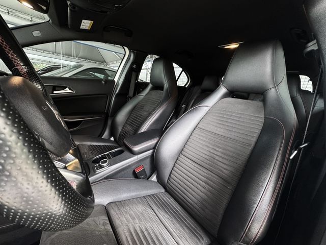 M-BENZ賓士 A180  第7張相片