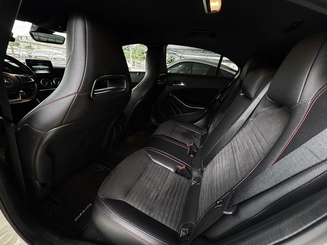 M-BENZ賓士 A180  第8張相片