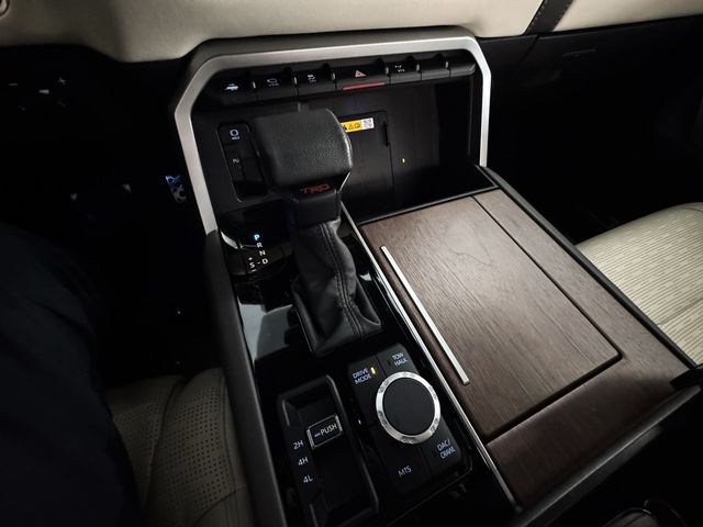TOYOTA豐田 TUNDRA  第18張相片