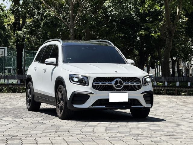M-BENZ賓士 GLB250  第2張相片