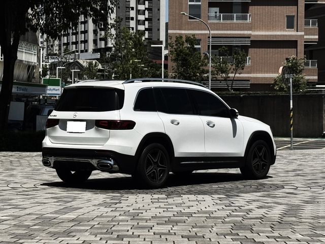 M-BENZ賓士 GLB250  第4張相片