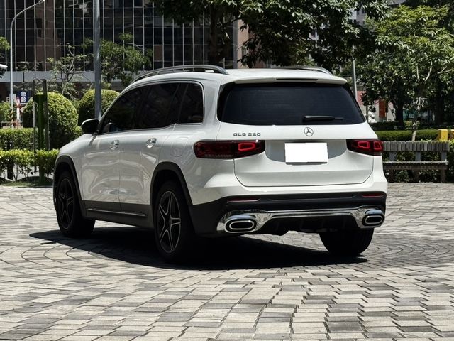 M-BENZ賓士 GLB250  第5張相片
