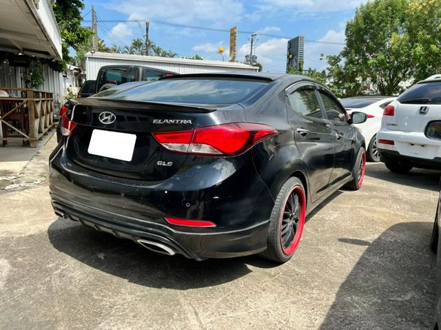 HYUNDAI現代 ELANTRA  第2張相片