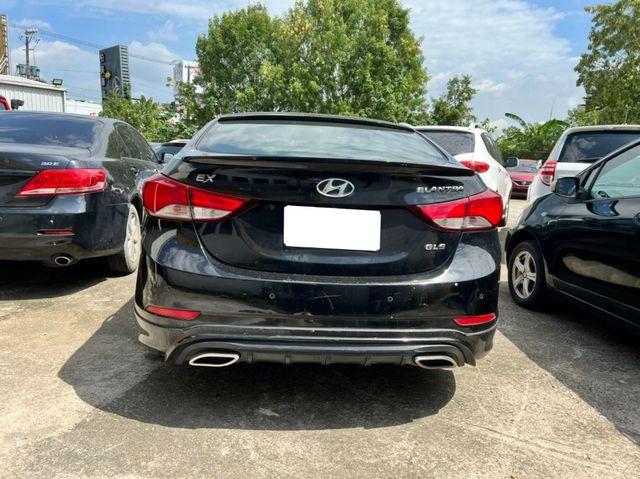 HYUNDAI現代 ELANTRA  第4張相片
