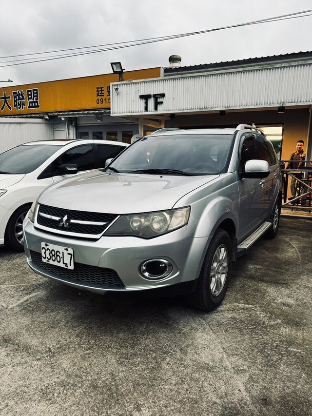 MITSUBISHI三菱 OUTLANDER  第1張相片