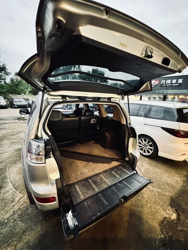 MITSUBISHI三菱 OUTLANDER  第8張相片