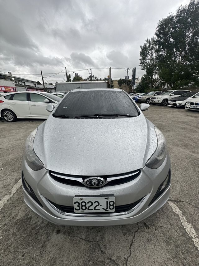 HYUNDAI現代 ELANTRA  第1張相片