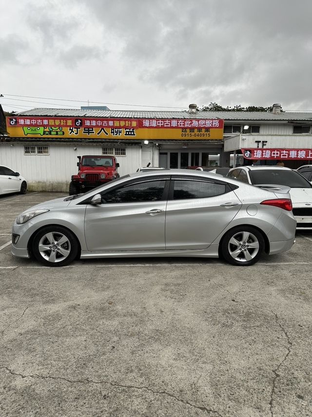 HYUNDAI現代 ELANTRA  第3張相片