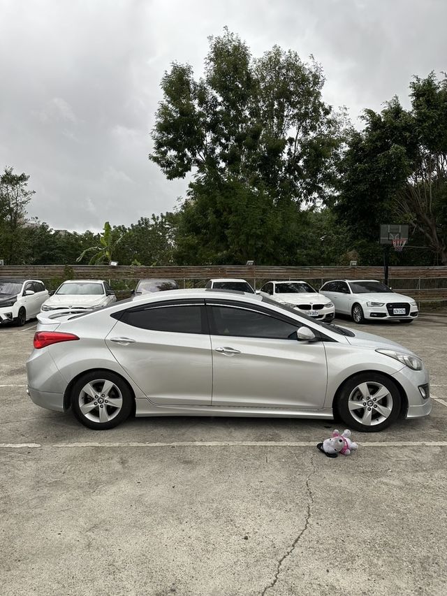 HYUNDAI現代 ELANTRA  第4張相片