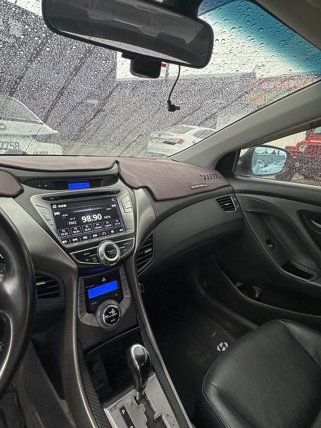 HYUNDAI現代 ELANTRA  第5張相片