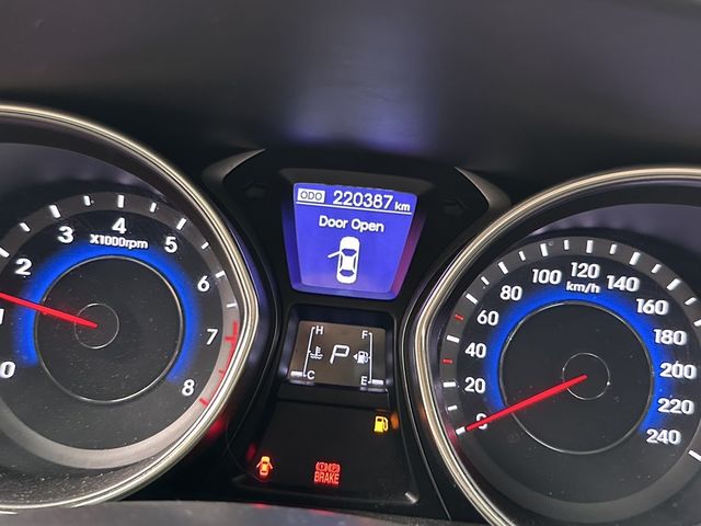 HYUNDAI現代 ELANTRA  第6張相片