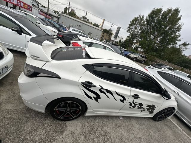 HYUNDAI現代 ELANTRA  第2張相片