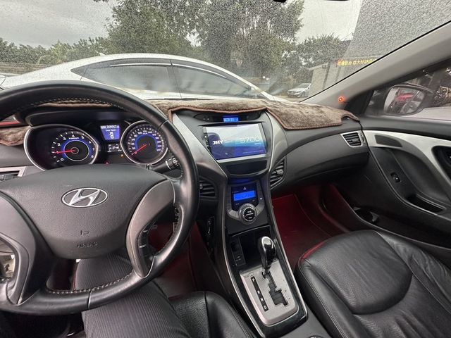 HYUNDAI現代 ELANTRA  第5張相片
