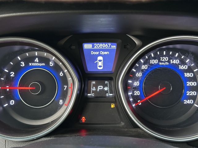 HYUNDAI現代 ELANTRA  第6張相片
