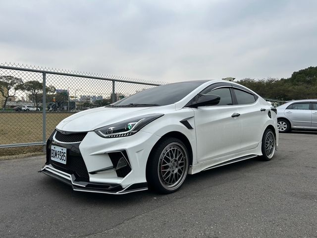 HYUNDAI現代 ELANTRA  第1張相片