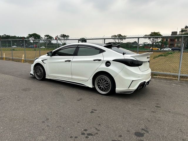 HYUNDAI現代 ELANTRA  第2張相片