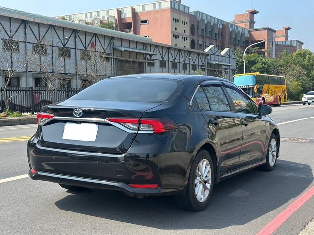 TOYOTA豐田 COROLLA ALTIS HYBRID  第3張相片