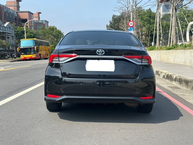 TOYOTA豐田 COROLLA ALTIS HYBRID  第5張相片