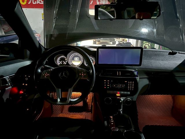 M-BENZ賓士 C250  第5張相片