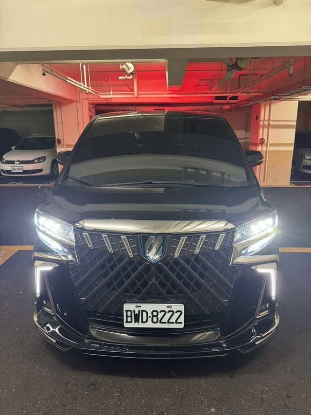 TOYOTA豐田 ALPHARD  第2張相片