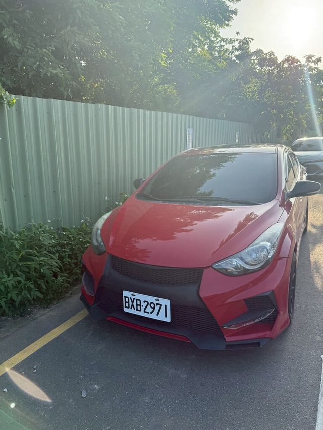 HYUNDAI現代 ELANTRA  第1張相片
