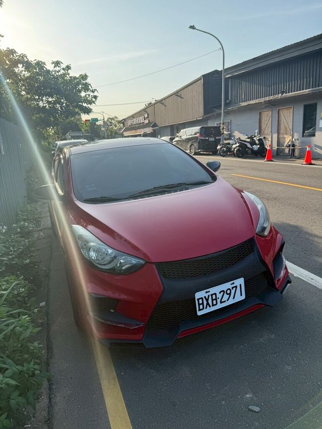HYUNDAI現代 ELANTRA  第2張相片
