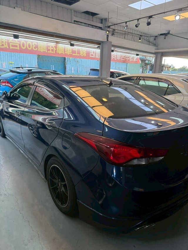 HYUNDAI現代 ELANTRA  第3張相片