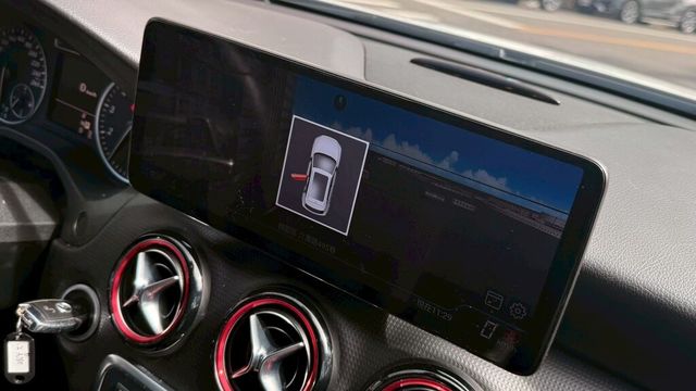 M-BENZ賓士 A180  第14張相片