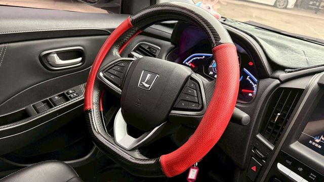 LUXGEN納智捷 S3  第11張相片