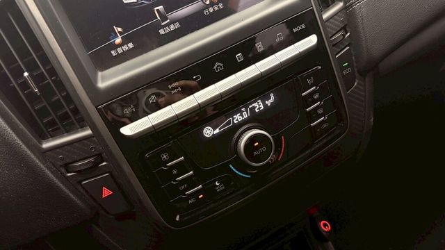 LUXGEN納智捷 S3  第14張相片